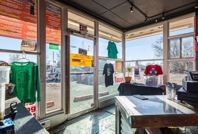 Commercial investment property in the middle of town with Route