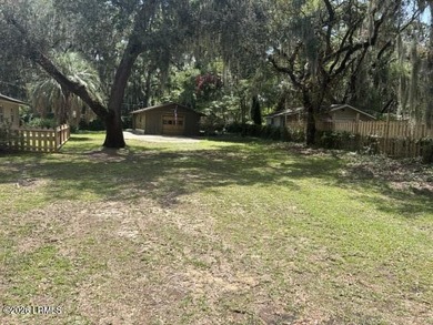 Excellent opportunity to build your dream home on this highly - photo 1