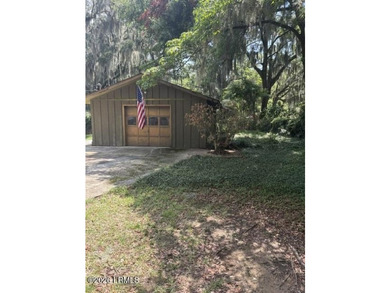 Excellent opportunity to build your dream home on this highly - photo 2