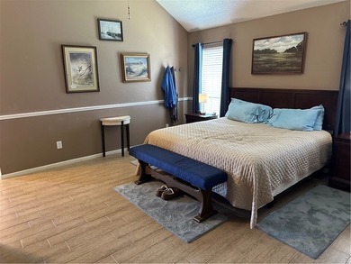 Beautiful from the curb to the back yard. Decorator colors in - photo 15