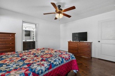 Tucked away on a spacious corner lot at the end of a cul-de-sac - photo 20