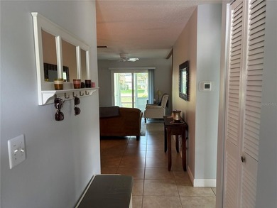 Welcome to this beautifully maintained end unit in Park Acres - photo 2