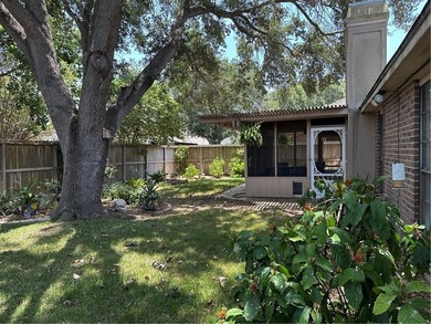 Beautiful from the curb to the back yard. Decorator colors in - photo 25