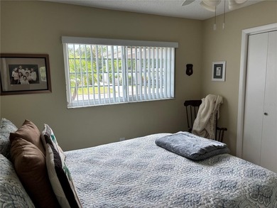 Welcome to this beautifully maintained end unit in Park Acres - photo 5