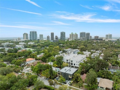 Discover this one-of-a-kind duplex consisted of TWO 5-bedroom, 5 - photo 39