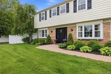 Welcome to Your Dream Home: Nestled at the end of a serene - photo 2