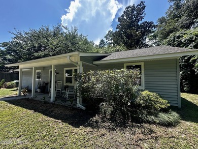 This move-in-ready 3-bed, 2-bath Beaufort home offers - photo 1