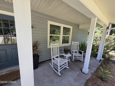 This move-in-ready 3-bed, 2-bath Beaufort home offers - photo 3
