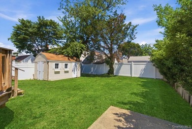 Well-maintained 3-bedroom, 1-bath Colonial located in the heart - photo 3