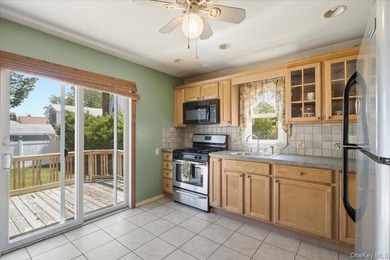 Well-maintained 3-bedroom, 1-bath Colonial located in the heart - photo 5