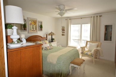 Charming & Meticulously Maintained Victorian Mobile Home Step - photo 15