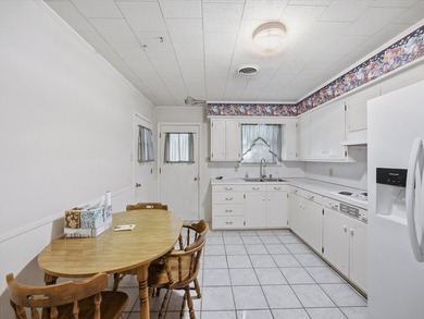 Welcome home to this well-maintained 3-bedroom, 2-bath home - photo 15