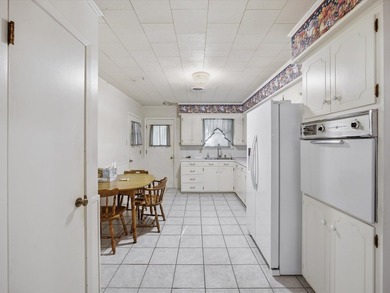 Welcome home to this well-maintained 3-bedroom, 2-bath home - photo 16