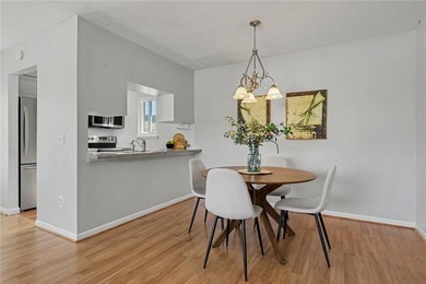 Welcome home to this adorable 2-bedroom, 1-bath end-unit - photo 7