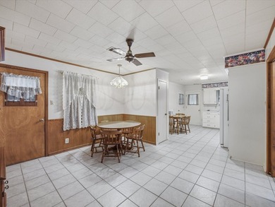 Welcome home to this well-maintained 3-bedroom, 2-bath home - photo 19