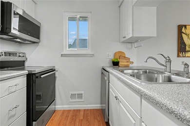 Welcome home to this adorable 2-bedroom, 1-bath end-unit - photo 10