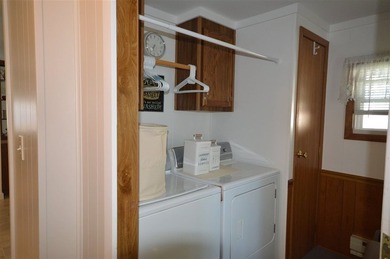 Charming & Meticulously Maintained Victorian Mobile Home Step - photo 20