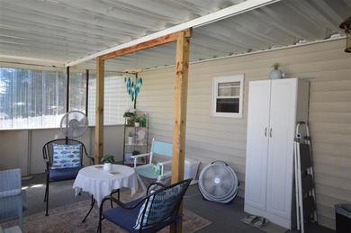 Charming & Meticulously Maintained Victorian Mobile Home Step - photo 21