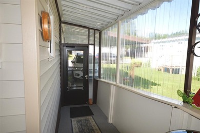 Charming & Meticulously Maintained Victorian Mobile Home Step - photo 22