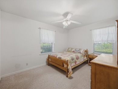 Welcome home to this well-maintained 3-bedroom, 2-bath home - photo 22