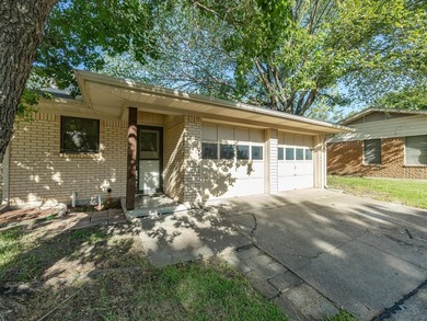 Welcome home to this well-maintained 3-bedroom, 2-bath home - photo 33
