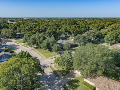 Welcome home to this well-maintained 3-bedroom, 2-bath home - photo 38