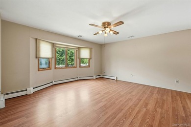 Amazing opportunity in Miller Place to own this beautiful - photo 4