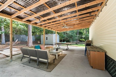 Welcome to your own private retreat just minutes from the charm - photo 3