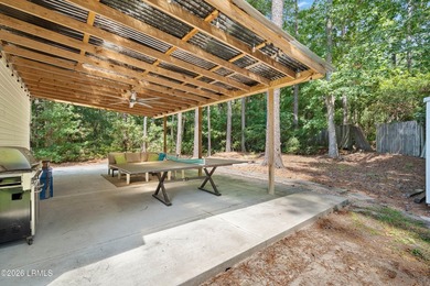 Welcome to your own private retreat just minutes from the charm - photo 7