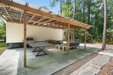 Welcome to your own private retreat just minutes from the charm - photo 8
