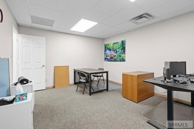 Fantastic high traffic multi suite commercial building in the - photo 21