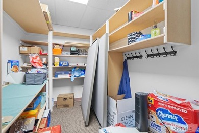 Fantastic high traffic multi suite commercial building in the - photo 22