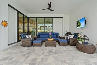 This luxury single family Florida home is thoughtfully designed - photo 40