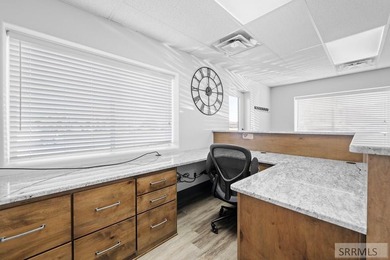 Fantastic high traffic multi suite commercial building in the - photo 41