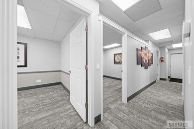Fantastic high traffic multi suite commercial building in the - photo 44