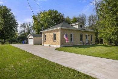 Lake Home For Sale in Winneconne, Wisconsin