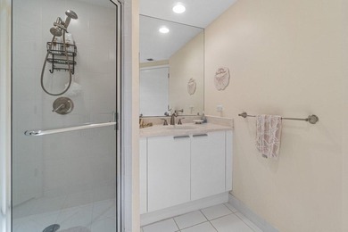 Beautifully updated 3rd floor unit. Gorgeous Intracoastal views - photo 21
