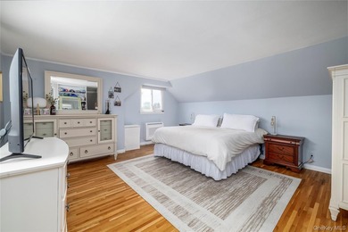 Welcome to this beautifully updated, move-in ready expanded - photo 22