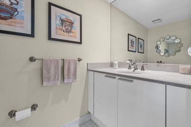 Beautifully updated 3rd floor unit. Gorgeous Intracoastal views - photo 22
