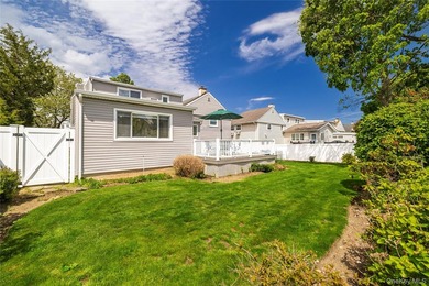 Welcome to this beautifully updated, move-in ready expanded - photo 30