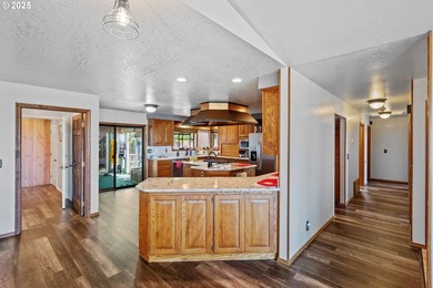 Stunning Custom Home with Panoramic Bay and Ocean Views - Dual - photo 4