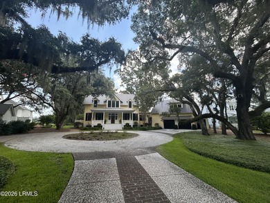 Timeless custom estate in the heart of Oldfield, masterfully - photo 1