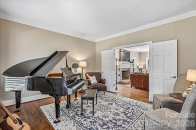 Beautiful full brick home in the desirable Berkeley community - photo 7