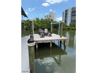 Wake up to stunning canal views that open onto a wide, tranquil - photo 14