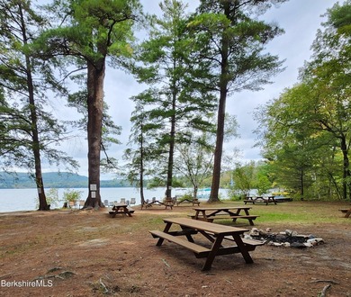 Discover a truly exceptional opportunity to own a spacious - photo 15