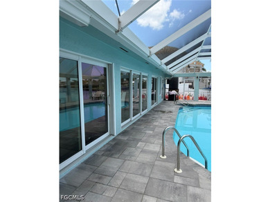 Wake up to stunning canal views that open onto a wide, tranquil - photo 18