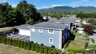 SEASIDE LIVING AT ITS BEST! This gated, impeccably maintained - photo 26