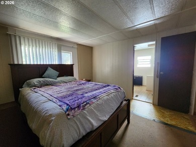 Tucked away on a private road in a charming coastal Oregon town - photo 16