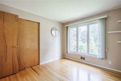 Welcome home to this beautifully maintained 3-bedroom - photo 19