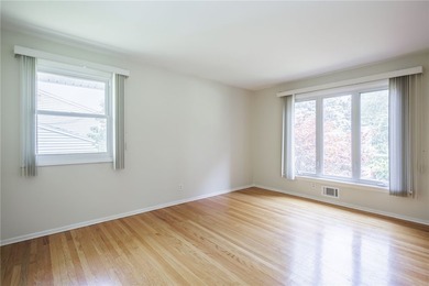 Welcome home to this beautifully maintained 3-bedroom - photo 21